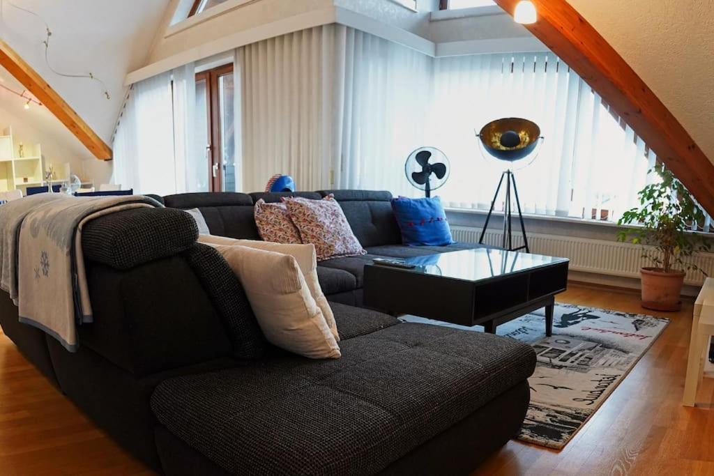 Grosse, Helle Wohnung Fuer Bis Zu 6 Personen Weinheim Luaran gambar