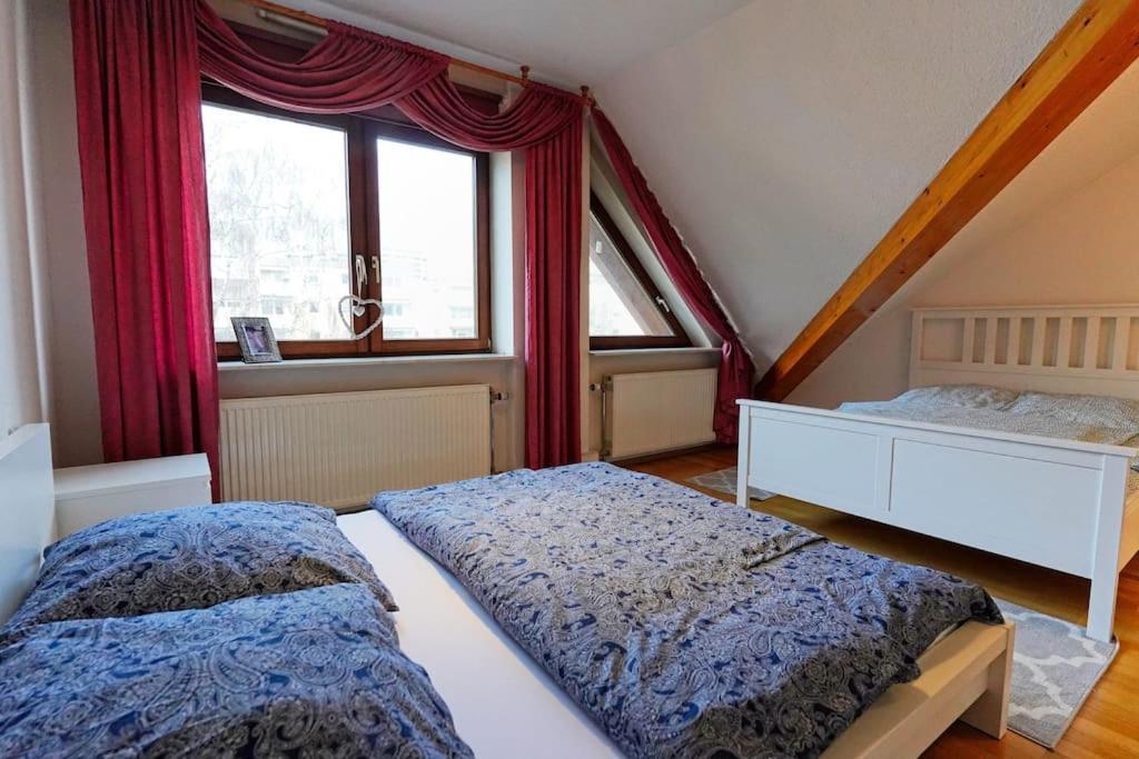 Grosse, Helle Wohnung Fuer Bis Zu 6 Personen Weinheim Luaran gambar